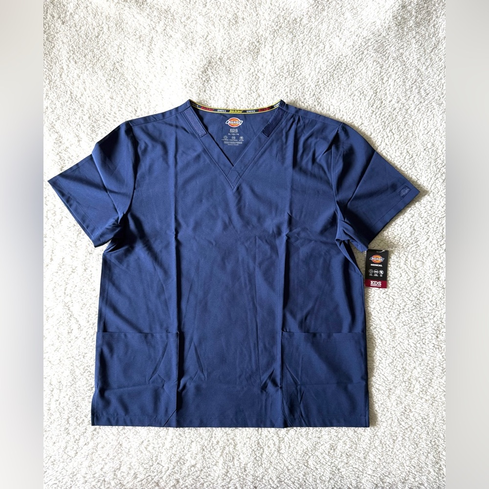 Dickies EDS Essentials Unisex Medical Scrub Top Navy Blue Size XL New with Tags